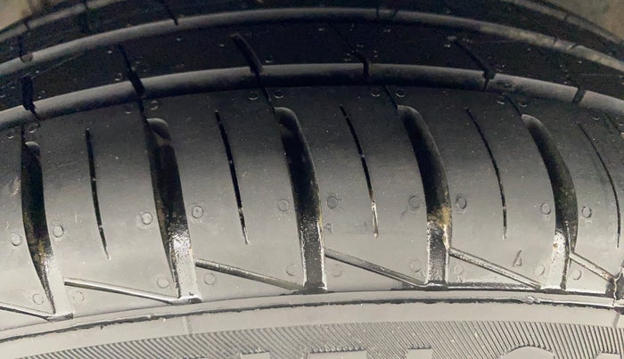 2018 Hyundai Grand i10 SPORTZ 1.2 KAPPA VTVT, Petrol, Manual, 81,960 km, Right Rear Tyre Tread