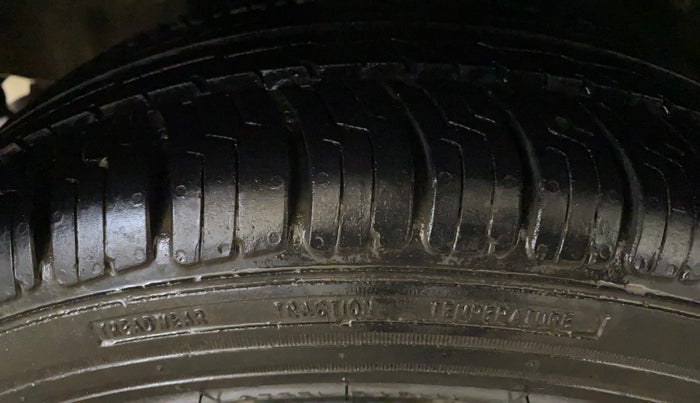 2013 Honda Brio S MT, Petrol, Manual, 67,526 km, Right Rear Tyre Tread