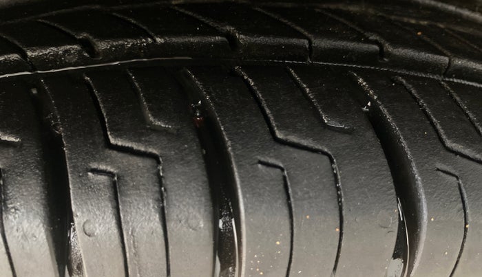 2023 Renault Kwid CLIMBER Urban Night Limited Edition AMT, Petrol, Automatic, 45,132 km, Left Front Tyre Tread