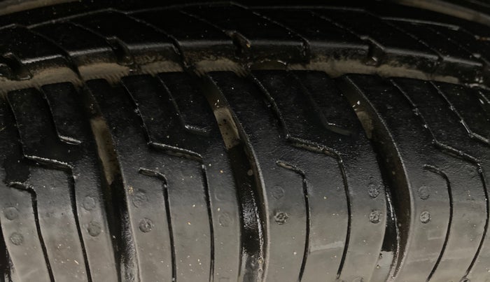 2023 Renault Kwid CLIMBER Urban Night Limited Edition AMT, Petrol, Automatic, 45,132 km, Left Rear Tyre Tread