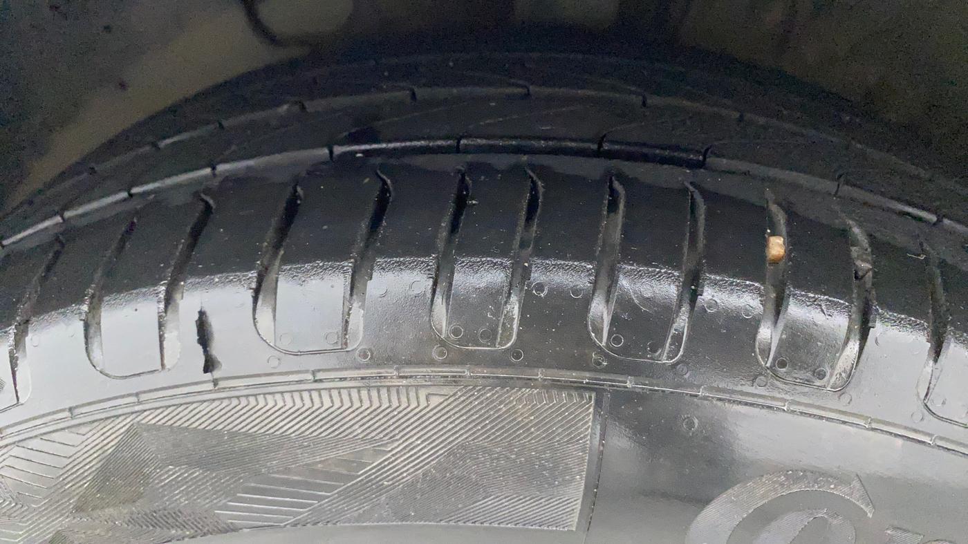 2019 Hyundai New Elantra 2.0 SX MT PETROL, Petrol, Manual, 60,472 km, Left Front Tyre Tread