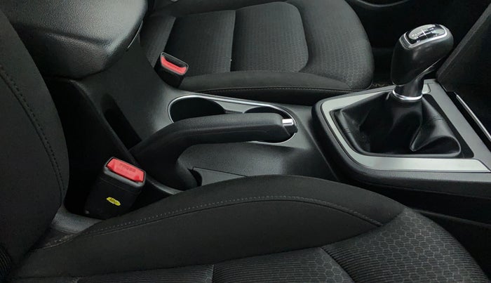 2019 Hyundai New Elantra 2.0 SX MT PETROL, Petrol, Manual, 60,472 km, Gear Lever