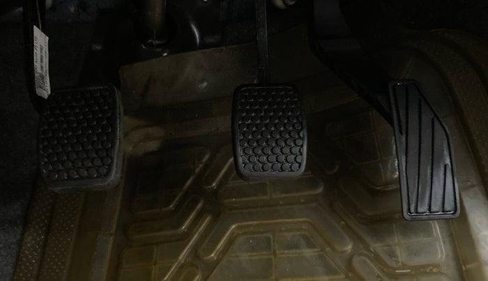 2021 Maruti Alto VXI, Petrol, Manual, 1,498 km, Pedals