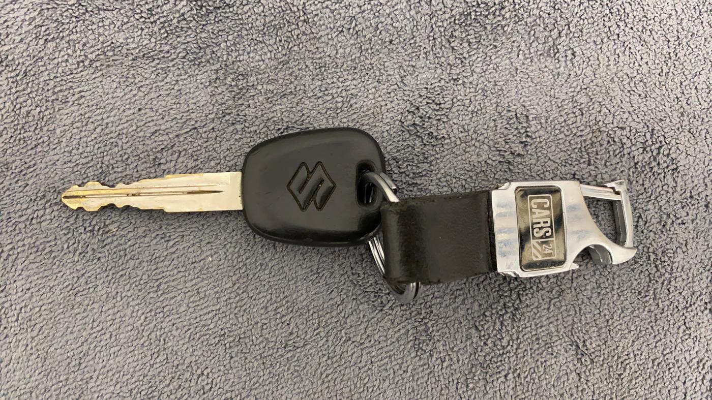 2021 Maruti Swift LXI, Petrol, Manual, 29,711 km, Key Close Up