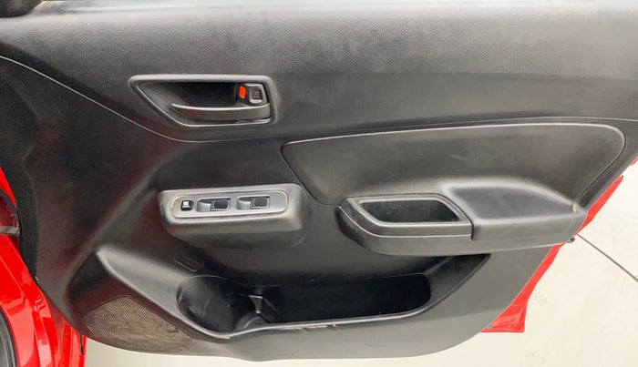 2021 Maruti Swift LXI, Petrol, Manual, 29,711 km, Driver Side Door Panels Control