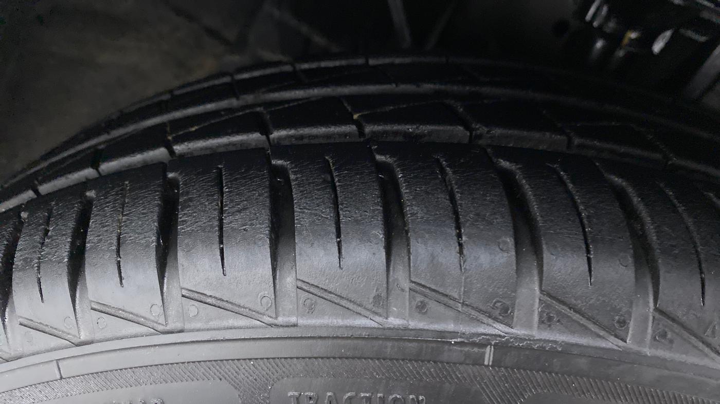 2020 Datsun Redi Go 1.0 T(O) AT, Petrol, Automatic, 10,421 km, Right Front Tyre Tread