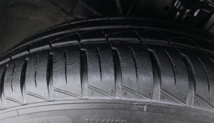 2020 Datsun Redi Go 1.0 T(O) AT, Petrol, Automatic, 10,421 km, Right Front Tyre Tread