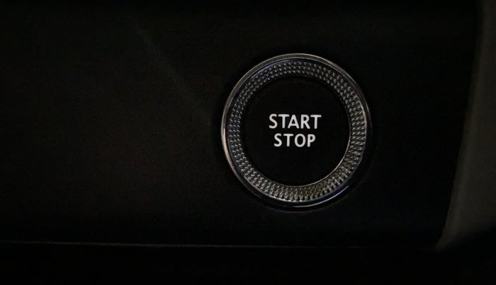 2019 Renault TRIBER RXZ, Petrol, Manual, 37,303 km, Keyless Start/ Stop Button