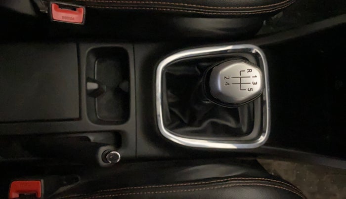 2019 Renault TRIBER RXZ, Petrol, Manual, 37,303 km, Gear Lever