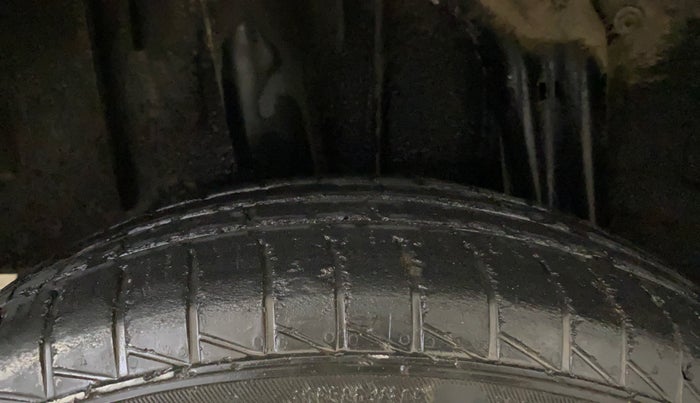 2019 Renault TRIBER RXZ, Petrol, Manual, 37,303 km, Right Rear Tyre Tread