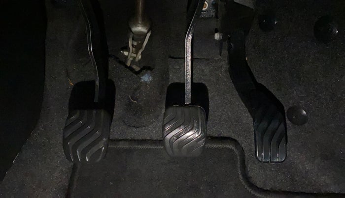 2019 Renault TRIBER RXZ, Petrol, Manual, 37,303 km, Pedals