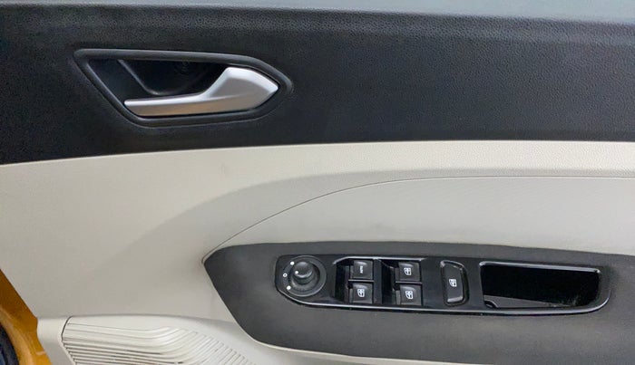 2019 Renault TRIBER RXZ, Petrol, Manual, 37,303 km, Driver Side Door Panels Control