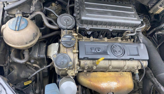 2016 Skoda Rapid 1.6 MPI STYLE PLUS AT, Petrol, Automatic, 87,383 km, Engine View - Right