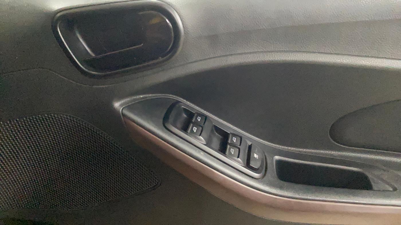 2021 Ford FREESTYLE TITANIUM PLUS 1.5 DIESEL, Diesel, Manual, 1,00,671 km, Driver Side Door Panels Control