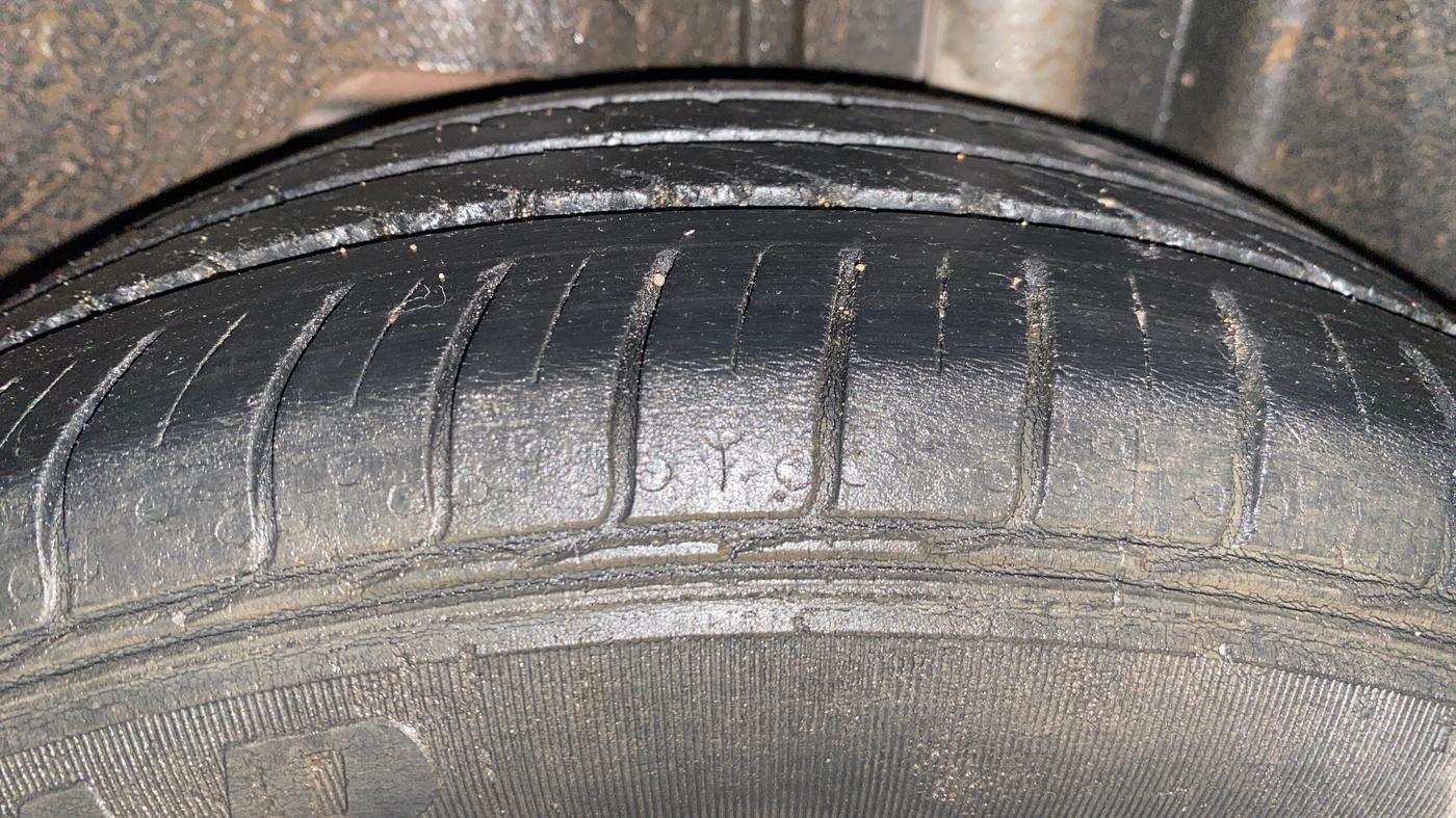2021 Ford FREESTYLE TITANIUM PLUS 1.5 DIESEL, Diesel, Manual, 1,00,671 km, Left Rear Tyre Tread