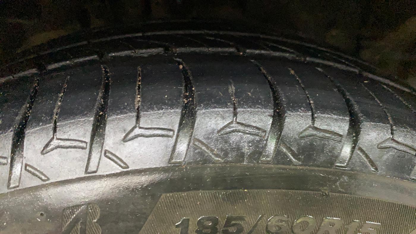 2021 Ford FREESTYLE TITANIUM PLUS 1.5 DIESEL, Diesel, Manual, 1,00,671 km, Right Front Tyre Tread