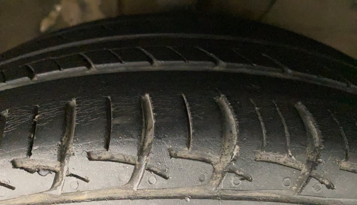 2011 Toyota Etios VD, Diesel, Manual, 69,479 km, Right Front Tyre Tread