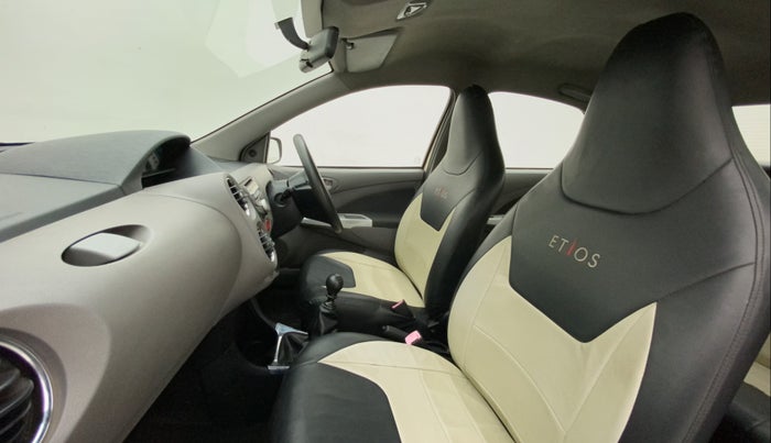 2011 Toyota Etios VD, Diesel, Manual, 69,479 km, Right Side Front Door Cabin