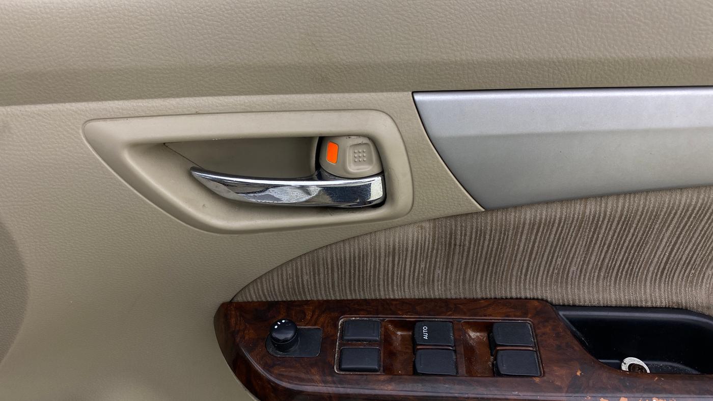 2015 Maruti Ertiga VDI, Diesel, Manual, 82,454 km, Driver Side Door Panels Control