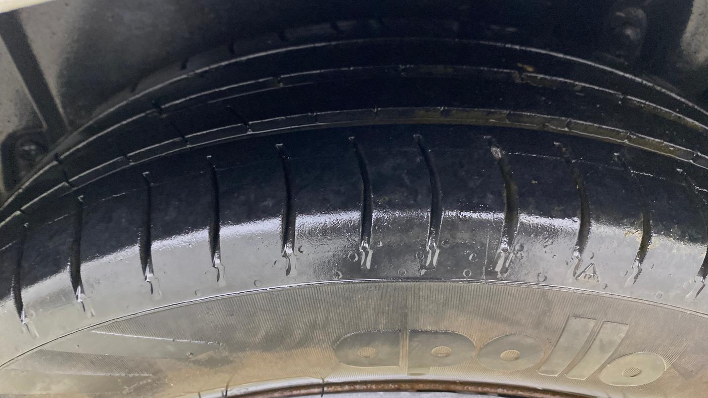 2015 Maruti Ertiga VDI, Diesel, Manual, 82,454 km, Left Rear Tyre Tread