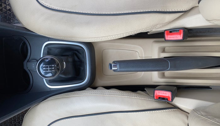 2018 Volkswagen Ameo HIGHLINE PLUS 1.0L 16 ALLOY, Petrol, Manual, 34,206 km, Gear Lever