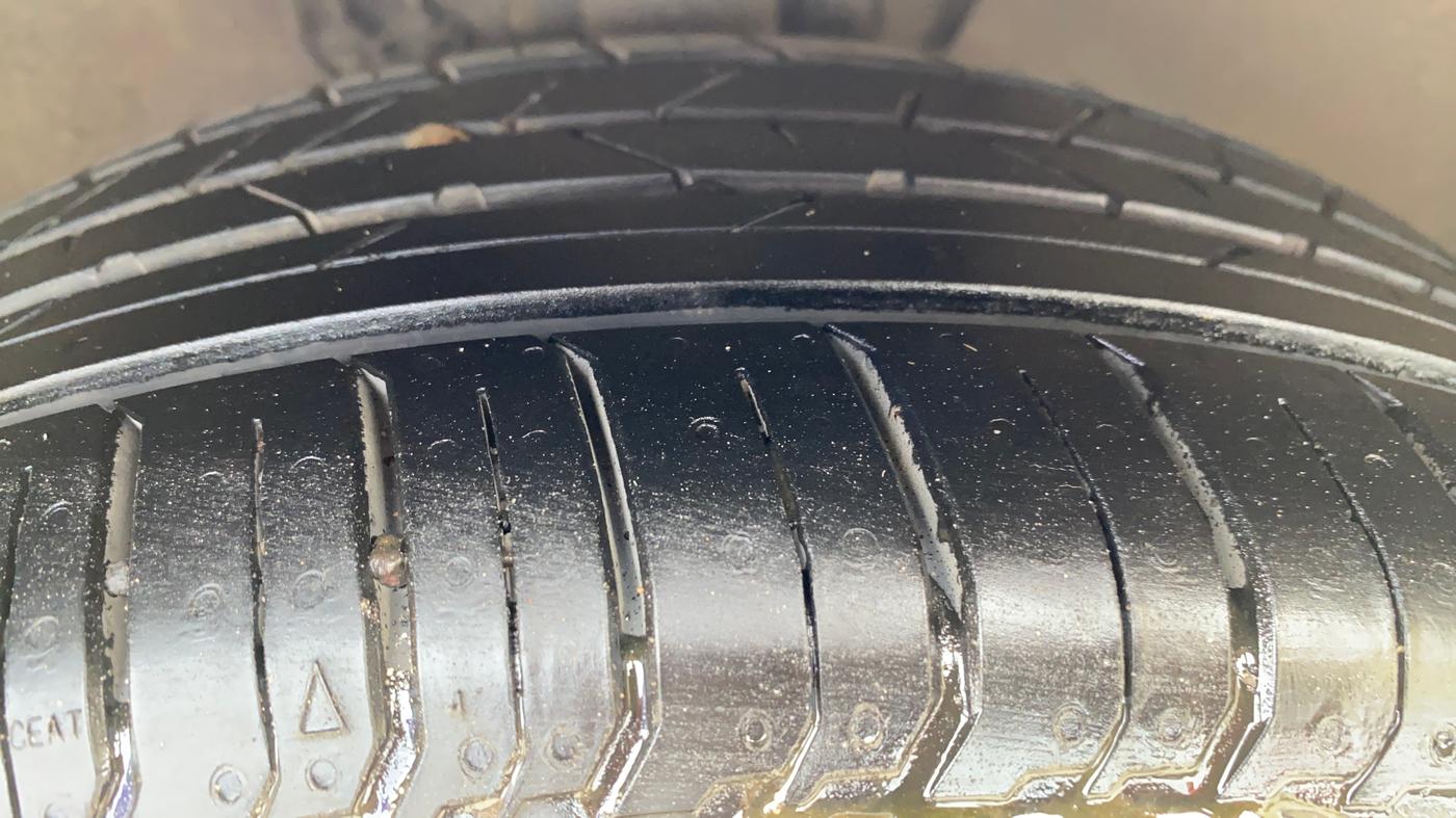 2018 Volkswagen Ameo HIGHLINE PLUS 1.0L 16 ALLOY, Petrol, Manual, 34,206 km, Right Front Tyre Tread
