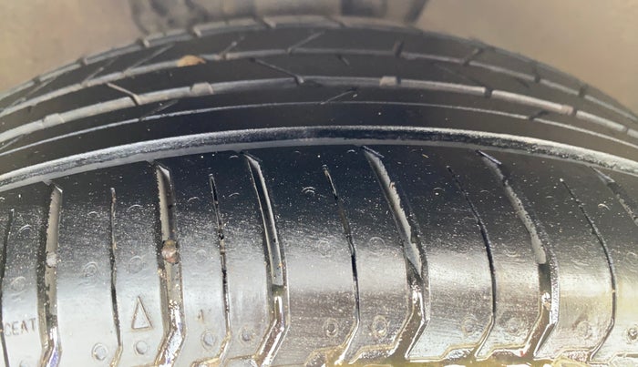 2018 Volkswagen Ameo HIGHLINE PLUS 1.0L 16 ALLOY, Petrol, Manual, 34,206 km, Right Front Tyre Tread