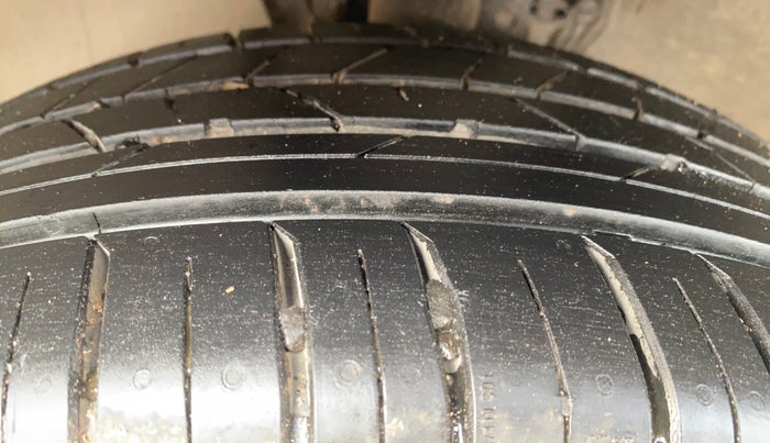 2018 Volkswagen Ameo HIGHLINE PLUS 1.0L 16 ALLOY, Petrol, Manual, 34,206 km, Left Front Tyre Tread