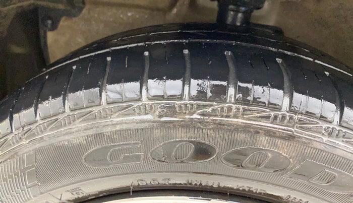 2017 Maruti Celerio ZXI, CNG, Manual, 66,546 km, Left Front Tyre Tread