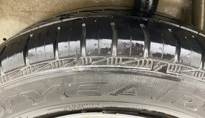 2017 Maruti Celerio ZXI, CNG, Manual, 66,546 km, Left Rear Tyre Tread