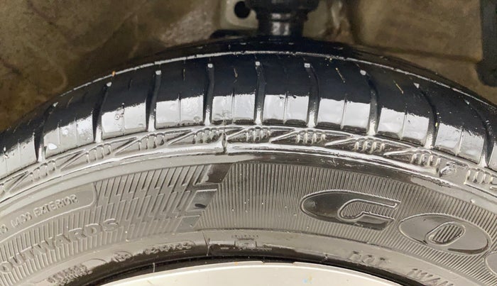 2017 Maruti Celerio ZXI, CNG, Manual, 66,546 km, Right Front Tyre Tread