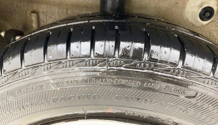 2017 Maruti Celerio ZXI, CNG, Manual, 66,546 km, Right Rear Tyre Tread