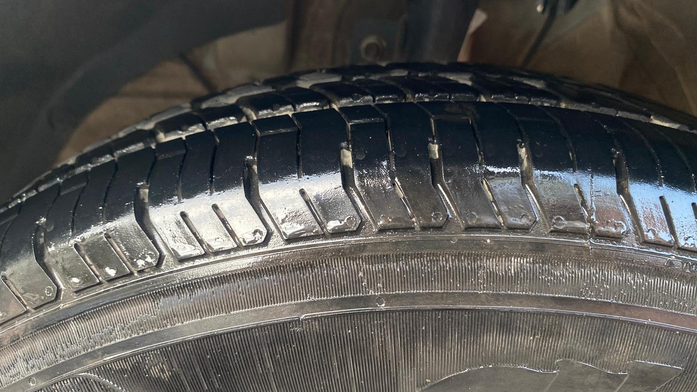 2021 Maruti Dzire VXI, Petrol, Manual, 40,980 km, Left Front Tyre Tread