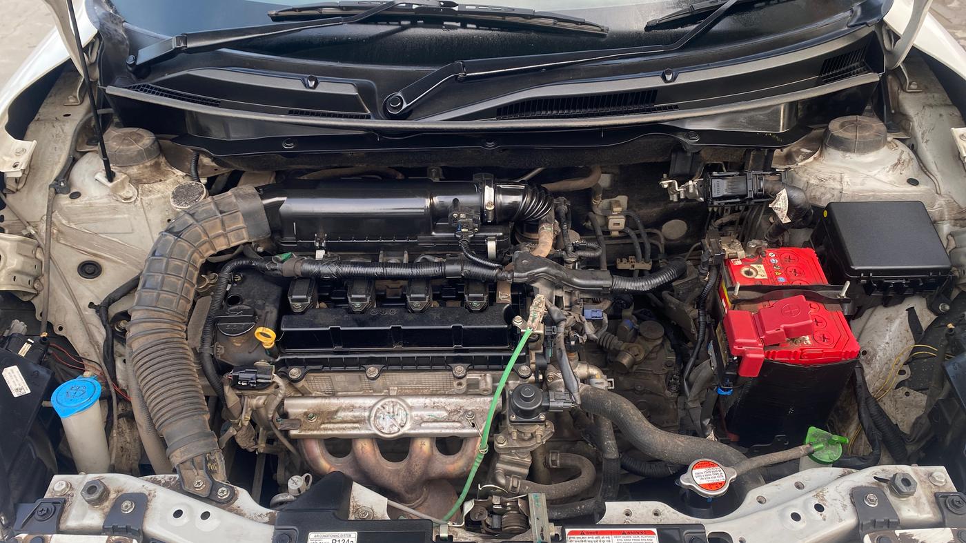 2021 Maruti Dzire VXI, Petrol, Manual, 40,980 km, Engine View