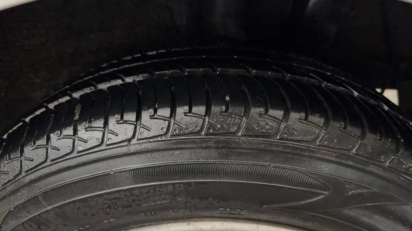 2014 Hyundai Grand i10 ASTA AT 1.2 KAPPA VTVT, CNG, Automatic, 44,971 km, Left Rear Tyre Tread