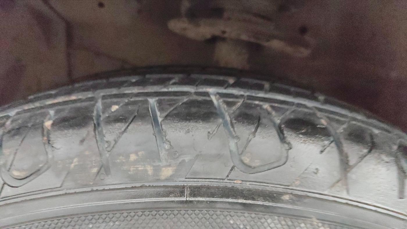 2017 Maruti Ciaz ALPHA 1.4 PETROL, Petrol, Manual, 90,250 km, Left Front Tyre Tread