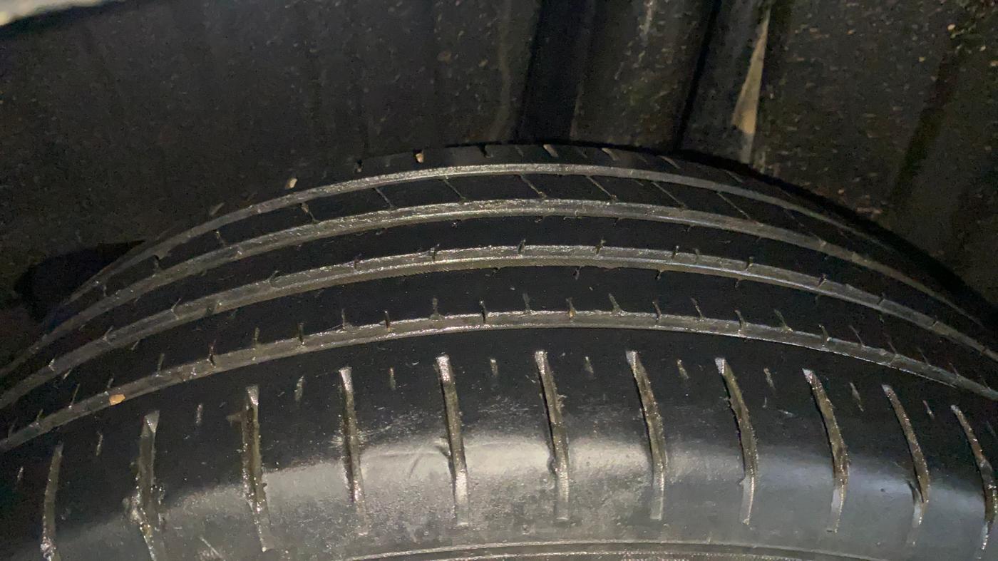 2023 Toyota Glanza G AMT, Petrol, Automatic, 24,917 km, Left Rear Tyre Tread