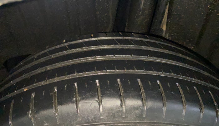2023 Toyota Glanza G AMT, Petrol, Automatic, 24,802 km, Left Rear Tyre Tread