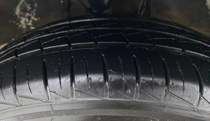 2021 Maruti Alto VXI, Petrol, Manual, 10,735 km, Right Front Tyre Tread
