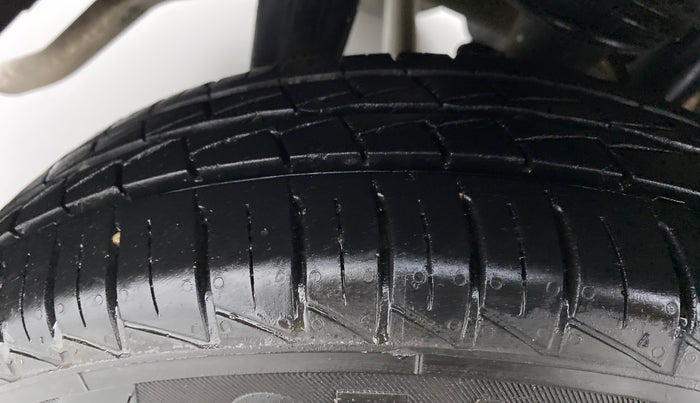 2021 Maruti Alto VXI, Petrol, Manual, 10,735 km, Right Rear Tyre Tread