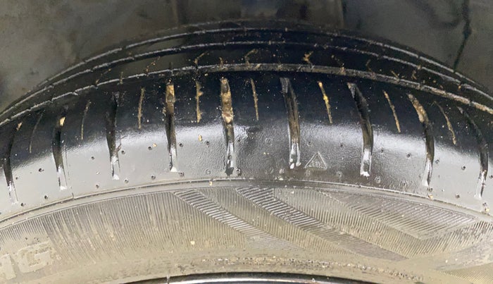 2023 Hyundai NEW I20 SPORTZ 1.2 MT, Petrol, Manual, 96,837 km, Right Front Tyre Tread