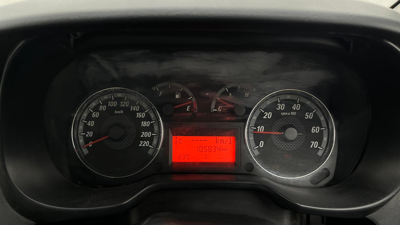 2013 Fiat Grand Punto Emotion 1.3, Diesel, Manual, 1,05,831 km, Odometer Image