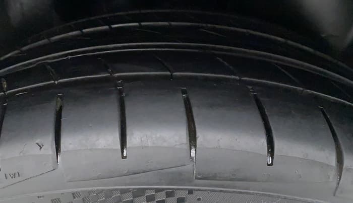 2019 Volkswagen Vento 1.2 TSI HIGHLINE PLUS AT, Petrol, Automatic, 38,090 km, Left Front Tyre Tread