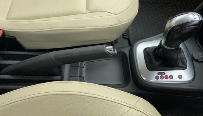 2019 Volkswagen Vento 1.2 TSI HIGHLINE PLUS AT, Petrol, Automatic, 38,090 km, Gear Lever