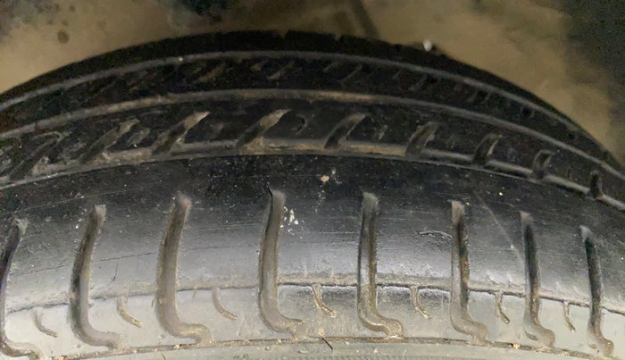 2016 Maruti Alto K10 VXI, Petrol, Manual, 76,751 km, Left Front Tyre Tread