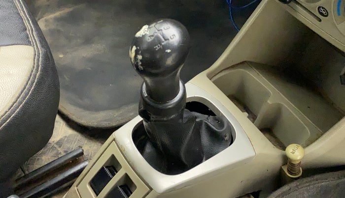 2016 Maruti Alto K10 VXI, Petrol, Manual, 76,751 km, Gear lever - Boot cover slightly torn