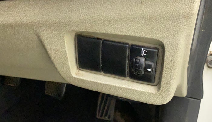 2016 Maruti Alto K10 VXI, Petrol, Manual, 76,751 km, Dashboard - Headlight height adjustment not working