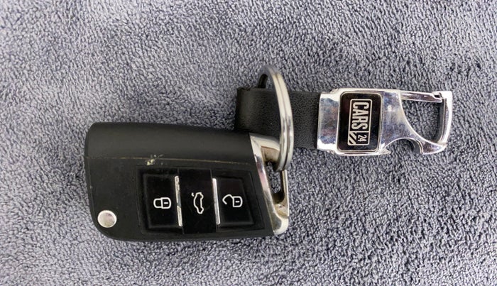 2016 Maruti Alto K10 VXI, Petrol, Manual, 76,751 km, Key Close Up