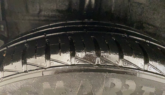 2021 Hyundai GRAND I10 NIOS SPORTZ 1.2 KAPPA VTVT, Petrol, Manual, 39,345 km, Right Rear Tyre Tread
