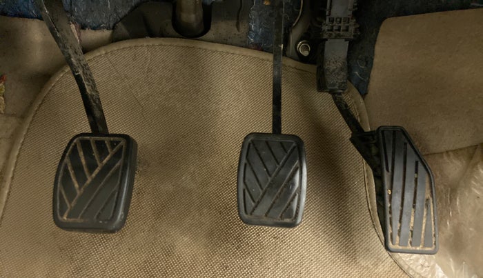 2019 Maruti Dzire VXI, CNG, Manual, 19,140 km, Pedals